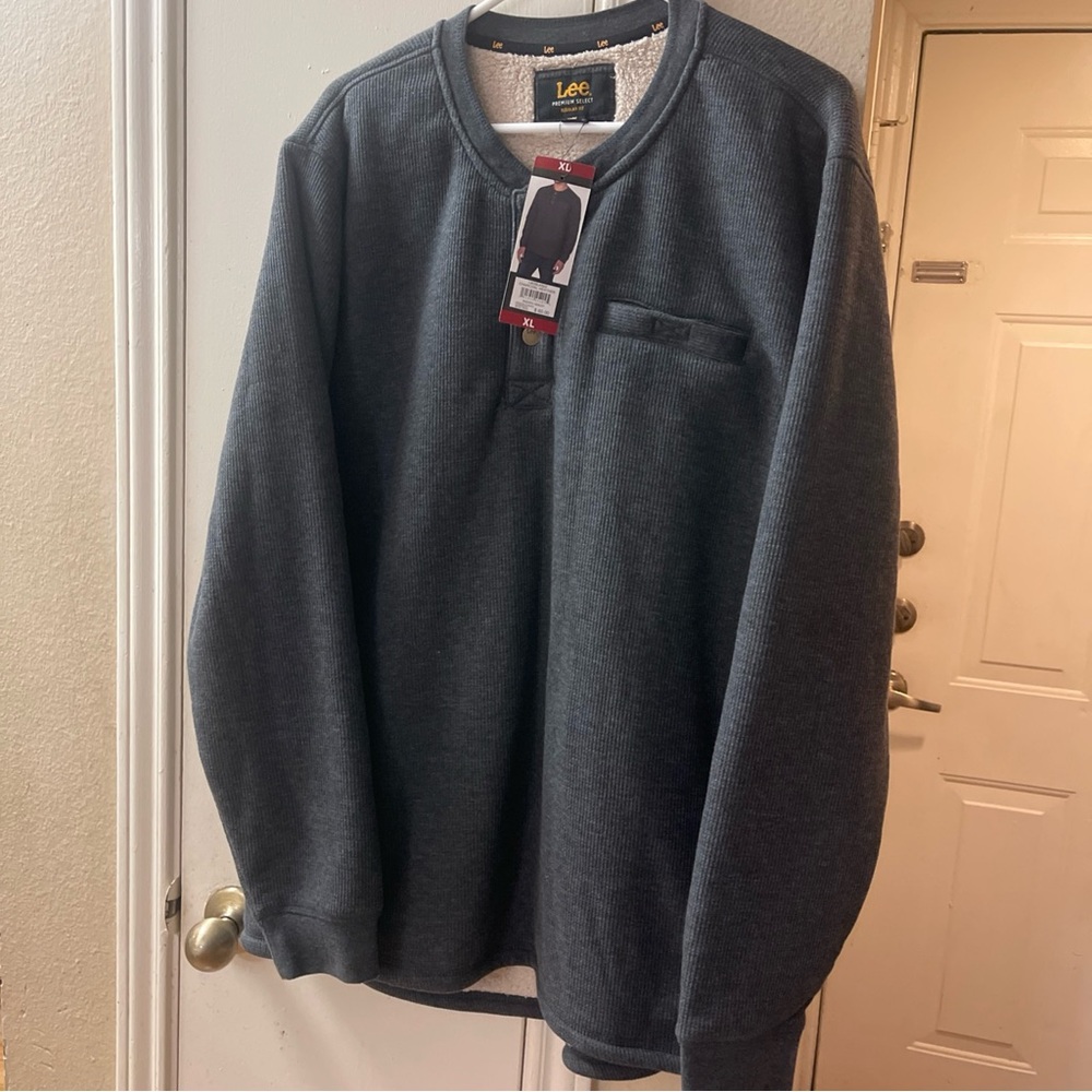 Lee sweater